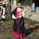 bambina in costume tradizionale sardo
