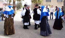 ballo di un gruppo folkloristico della Sardegna