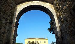 ‘Sa potta de su casteddu’ (‘the castle door’)